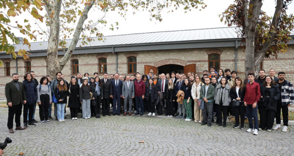 Rektörümüz Prof. Dr. Eyüp Debik öğrenci kulüplerimizle buluştu